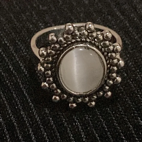 Sterling silver cat eye ring - Picture 2 of 3